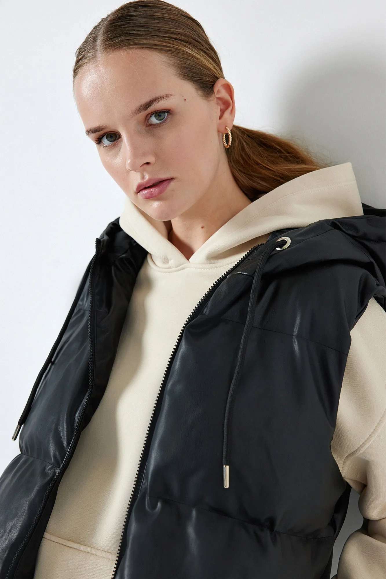 HOODED PUFFER LEATHER VEST
